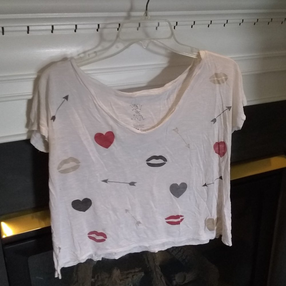 Junie and Jade cropped T-shirt   CUTE !
